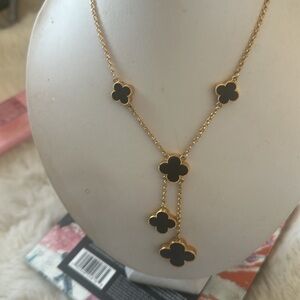 Clover necklace in gold hardware